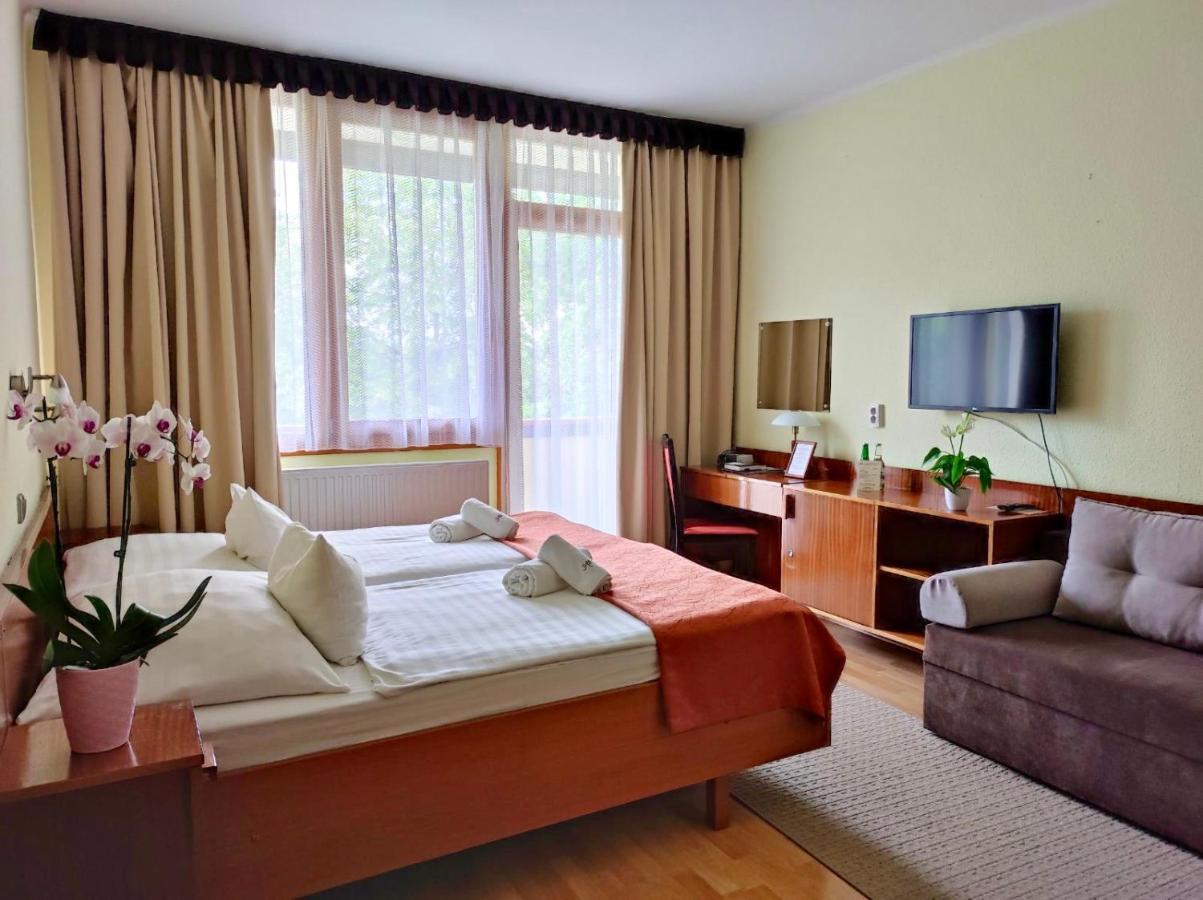 Apartman Hotel Бік Екстер'єр фото