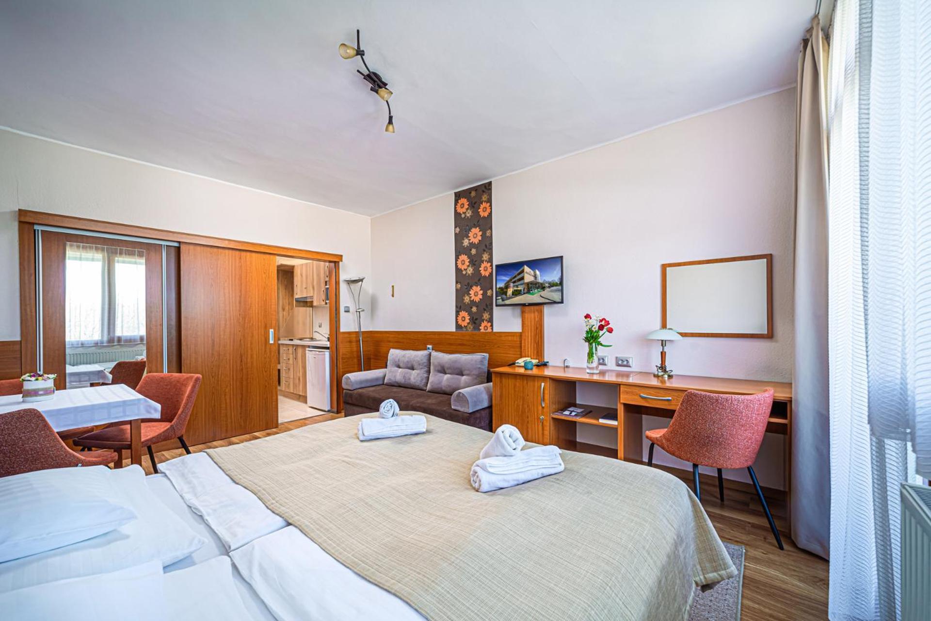 Apartman Hotel Бік Екстер'єр фото