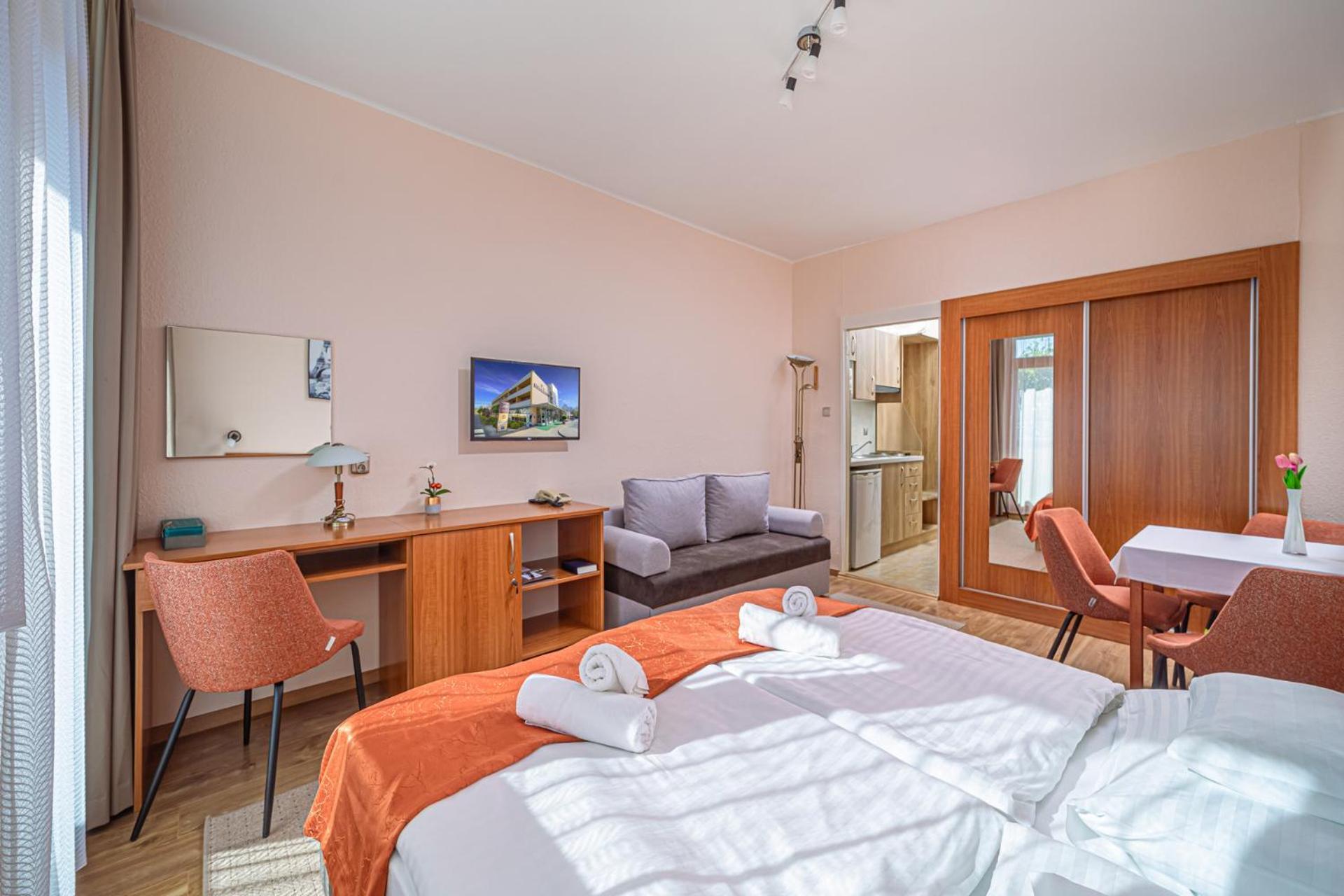 Apartman Hotel Бік Екстер'єр фото
