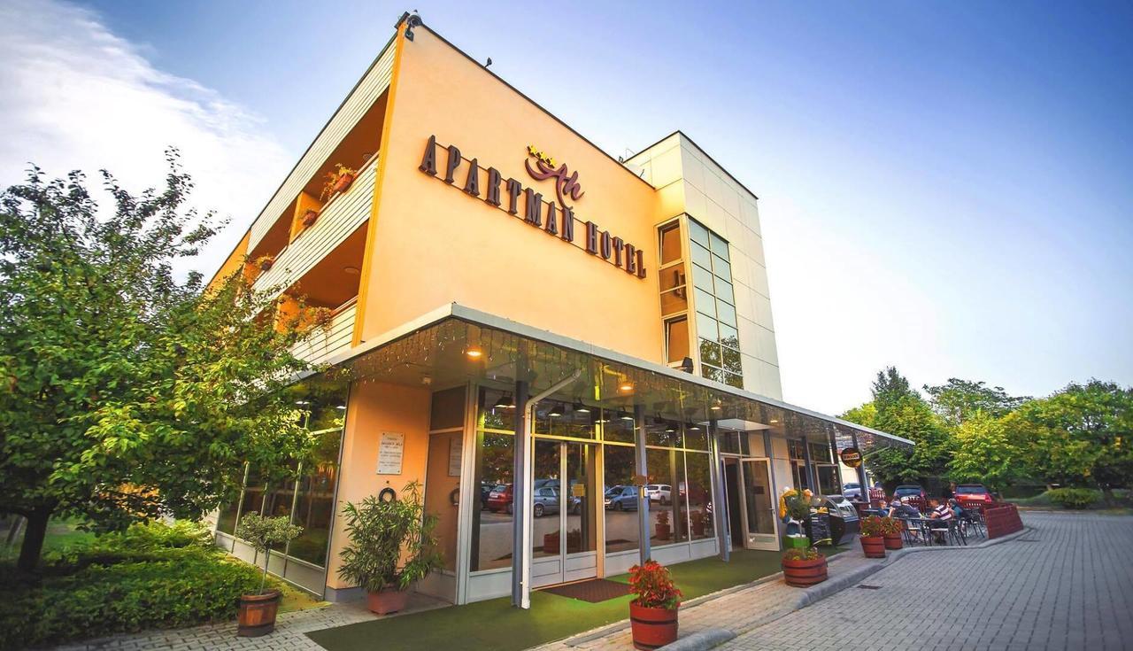 Apartman Hotel Бік Екстер'єр фото