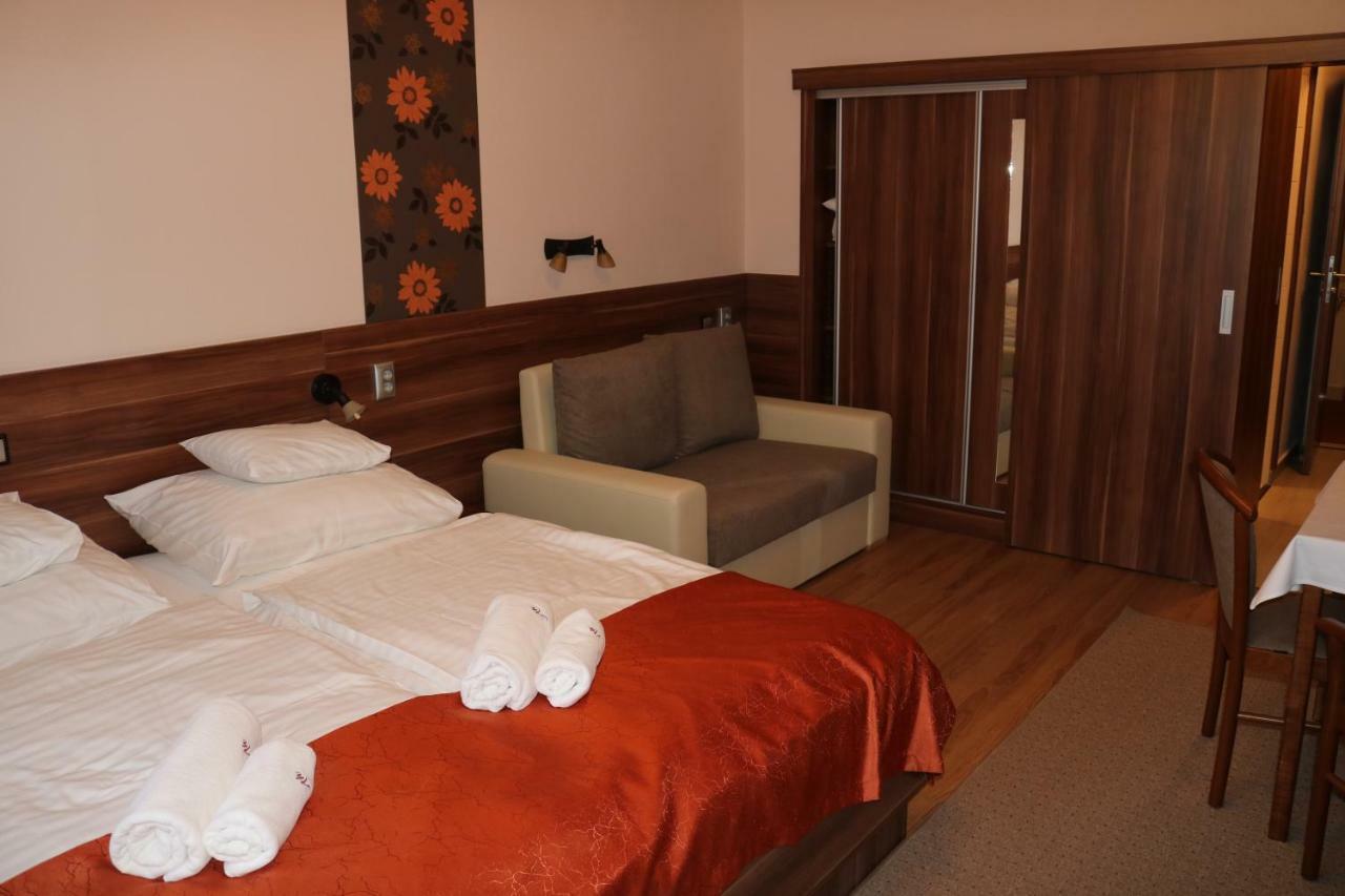 Apartman Hotel Бік Екстер'єр фото