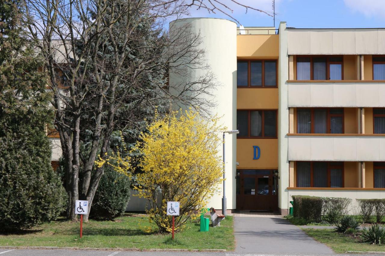 Apartman Hotel Бік Екстер'єр фото