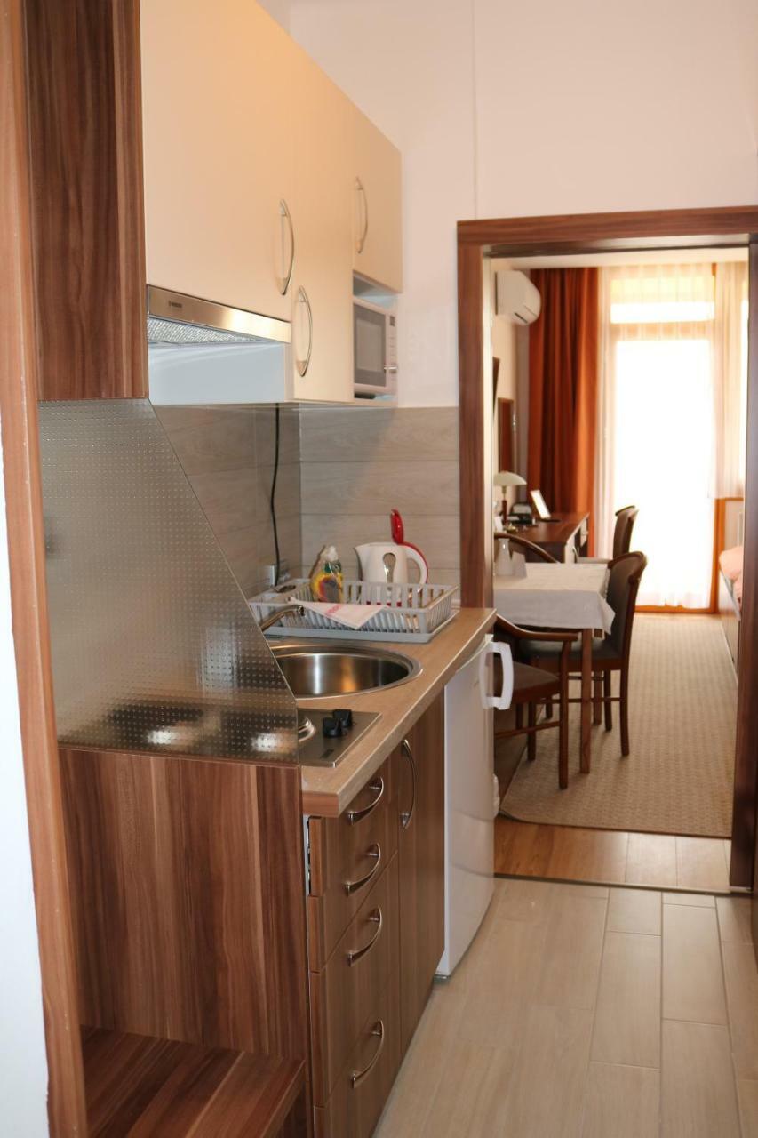 Apartman Hotel Бік Екстер'єр фото